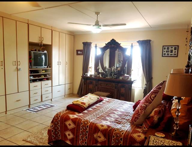 6 BEDROOM HOUSE TO LET IN VELD EN VLEI